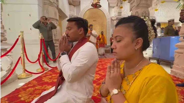 නාමල්ගේ බිරිඳ ලිමිණිට දේශපාලනයට ආරාධනා ?